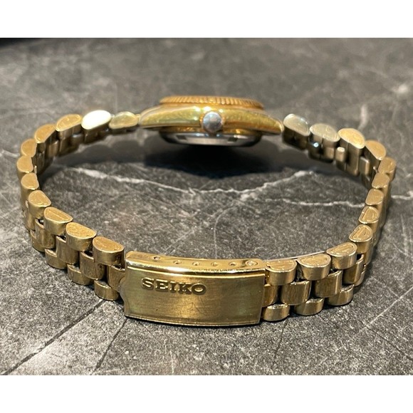 Vintage Ladies Seiko 5 Automatic Gold To e Watch 4206-0510 - Picture 3 of 5
